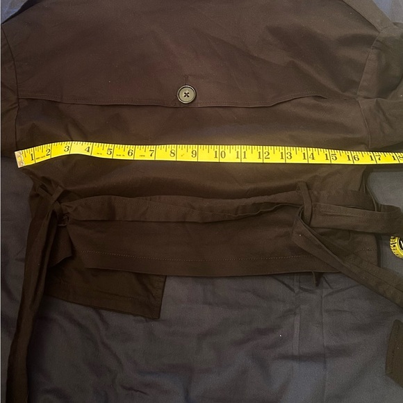 Hot & Delicious Black Cropped Trench Coat - M - Picture 5 of 7